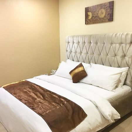Alexia'S Place Hotel Lagos Extérieur photo
