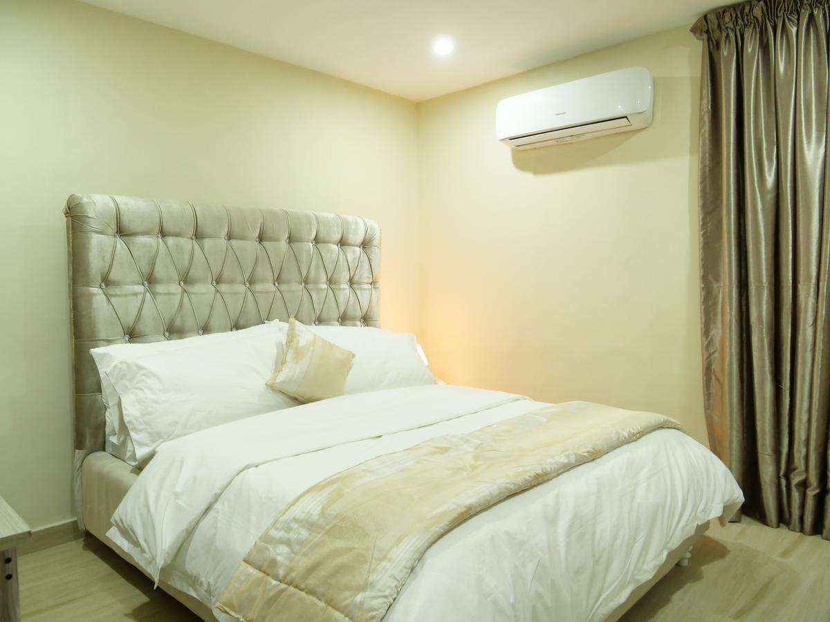 Alexia'S Place Hotel Lagos Extérieur photo