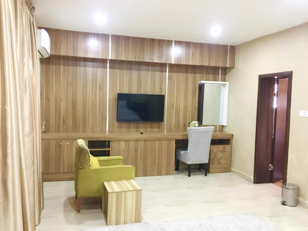 Alexia'S Place Hotel Lagos Extérieur photo